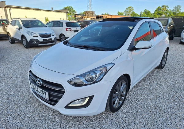 Hyundai I30 cena 39999 przebieg: 189300, rok produkcji 2016 z Nasielsk małe 667